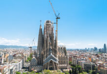 Liebherr luffing jib cranes are helping to complete Sagrada Família Liebherr cranes at Sagrada Famillia