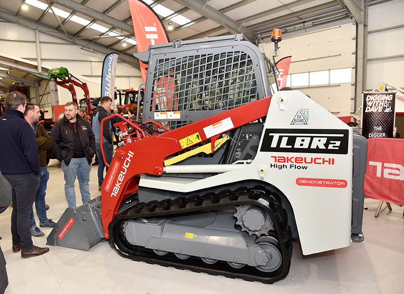 Takeuchi TL8R-2 compact track loader