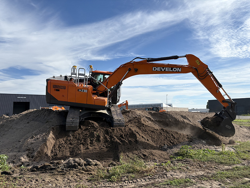 Develon excavator with Trimble 3D System