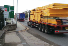 Scottish Government ‘remains committed to dualling the A96’ Lorries passing road sign