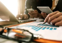 UK Government proposes ban on construction retentions Checking finances