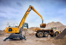 Three-year pilot highlights benefits of fleet management solution A Liebherr material handler and Volvo articulated hauler from the SER fleet.
