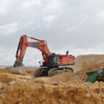 Expanding quarry group invests in 90-tonne Hitachi excavator Hitachi 90-tonne excavator in quarry