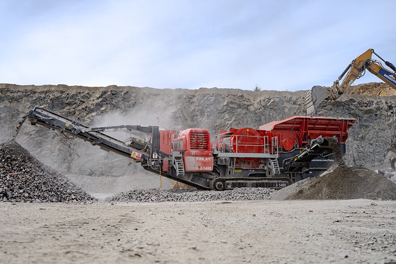 Finlay jaw crusher operating in quarry