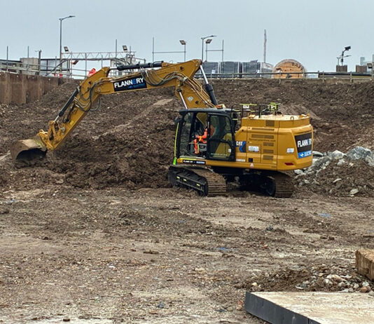 Flannery deploys first Cat 320 electric medium excavator in the UK Cat 320 electric medium excavator