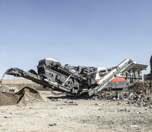 Metso distributor welcomes double crusher launch Metso LT400RS