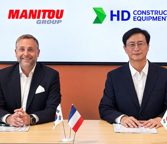 Manitou Group and HD Construction Equipment confirm partnership agreement Sylvain Blaise, President & CEO Manitou Group Jaeyoung Moon, President & CEO HD Construction Equipment