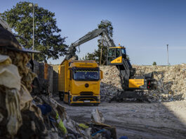 Hyundai introduces new 28-tonne materials handler to European market Hyundai HW270A MH material handler