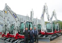 B&W set to keep digging with help from new Takeuchi fleet Jason Periam (Takeuchi UK); Andrew Partington (B&W); and Will Whitwell (B&W)