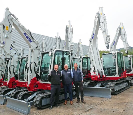 B&W set to keep digging with help from new Takeuchi fleet Jason Periam (Takeuchi UK); Andrew Partington (B&W); and Will Whitwell (B&W)